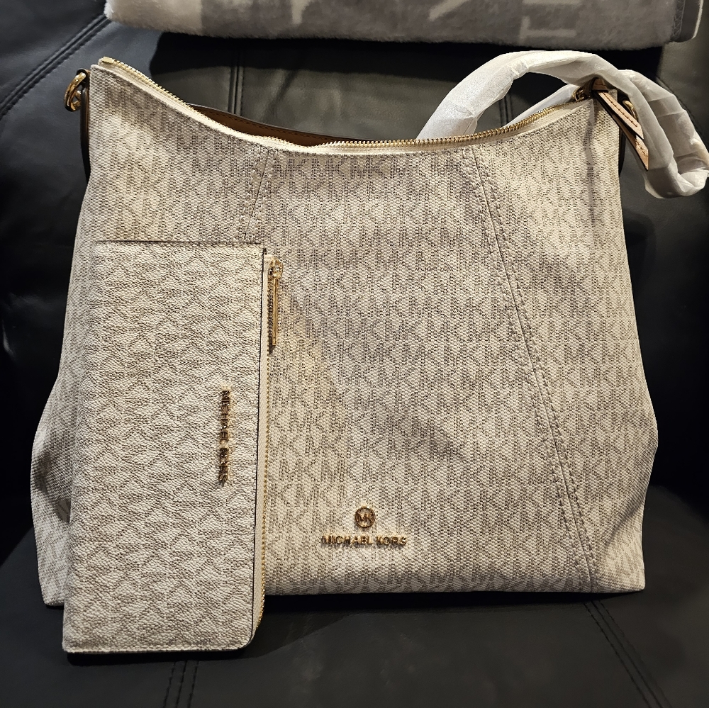 Michael Kors Shoulder Bag or Crossbody with Matching Wallet